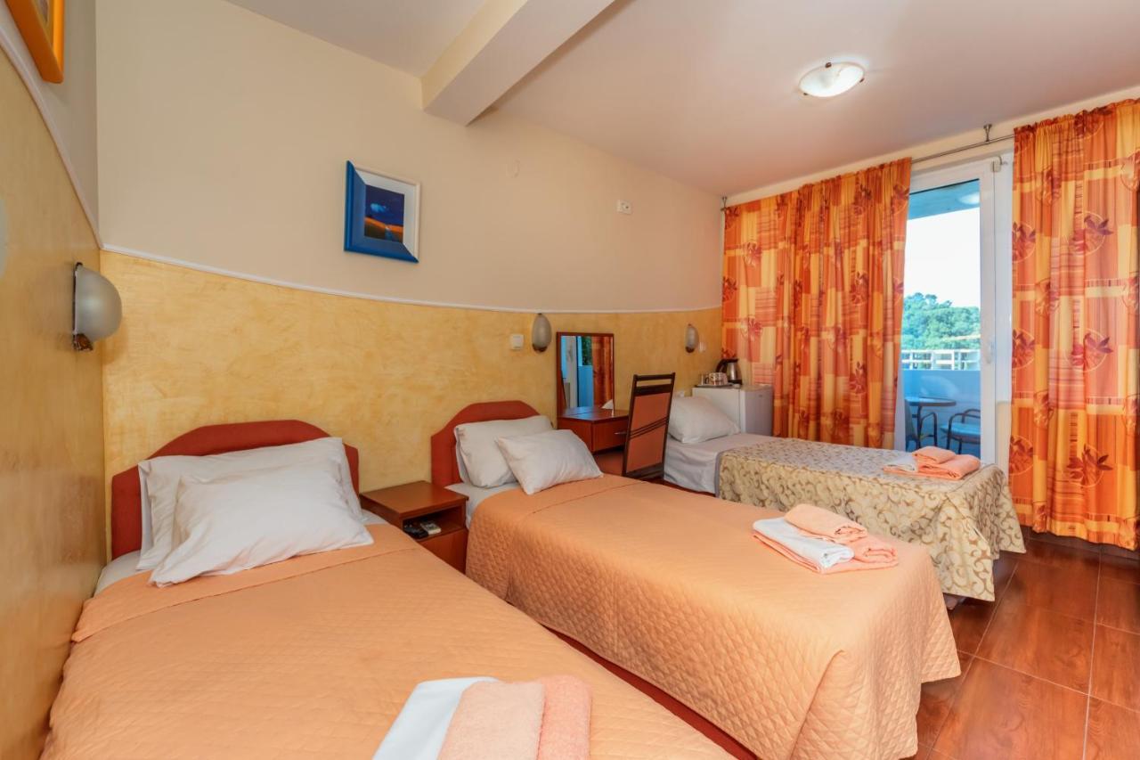 Apartments Pod Lozom With Seaview Petrovazzo Camera foto