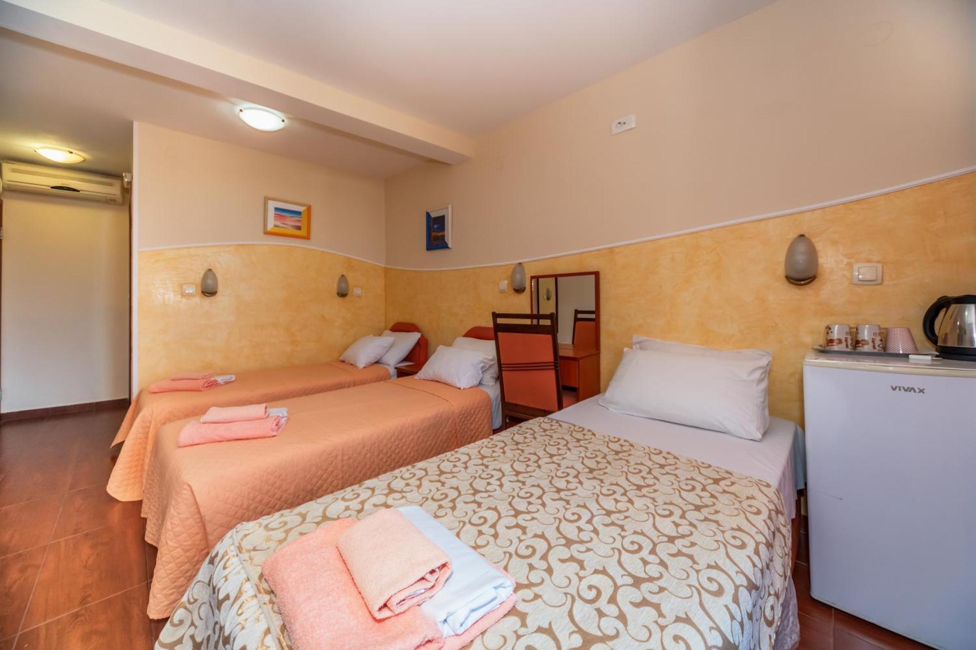 Apartments Pod Lozom With Seaview Petrovazzo Camera foto