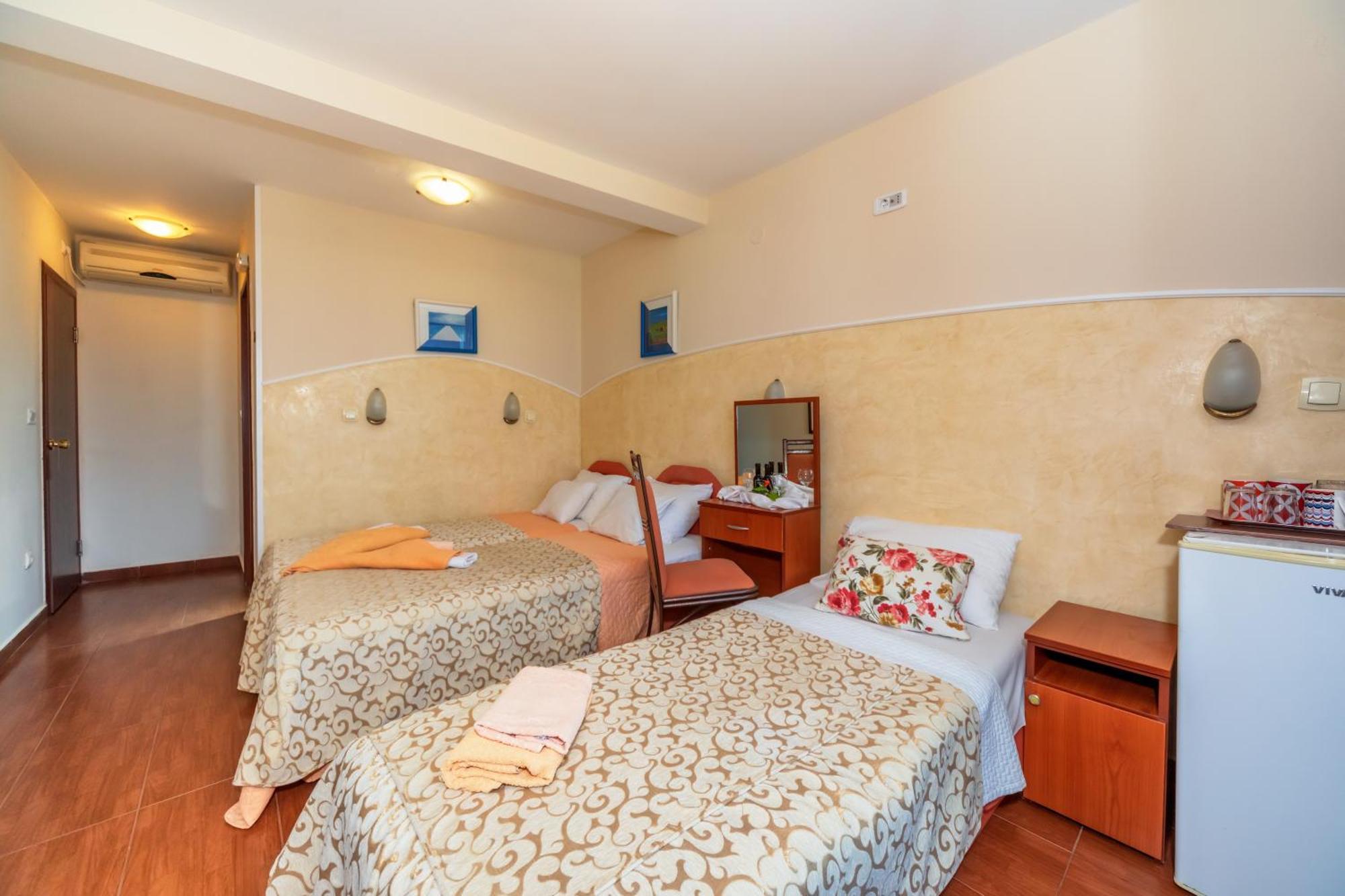 Apartments Pod Lozom With Seaview Petrovazzo Camera foto