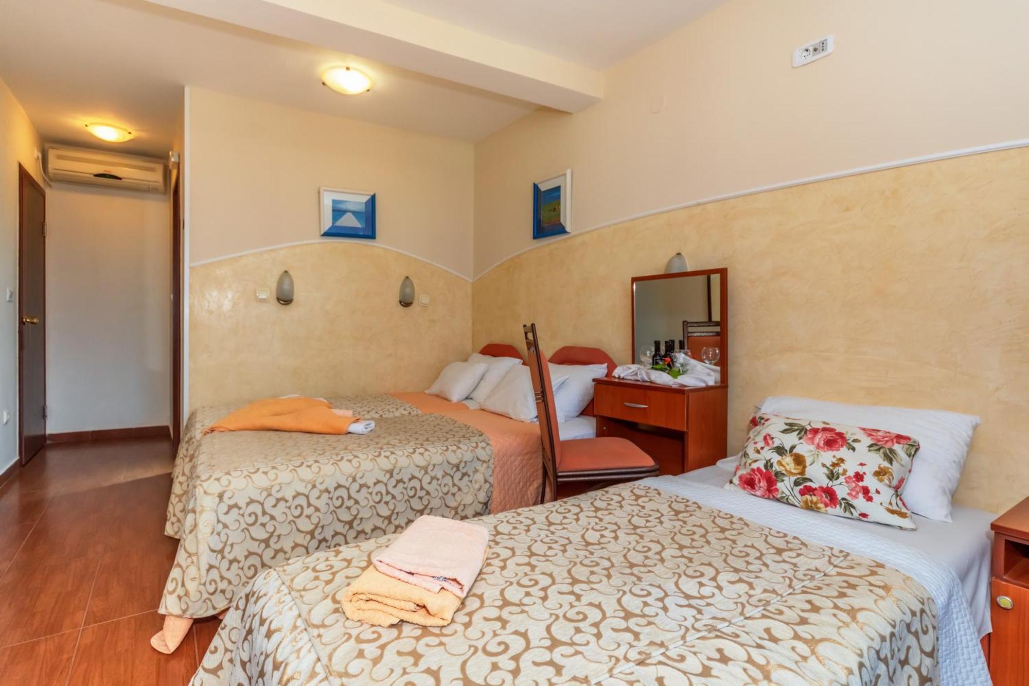 Apartments Pod Lozom With Seaview Petrovazzo Camera foto